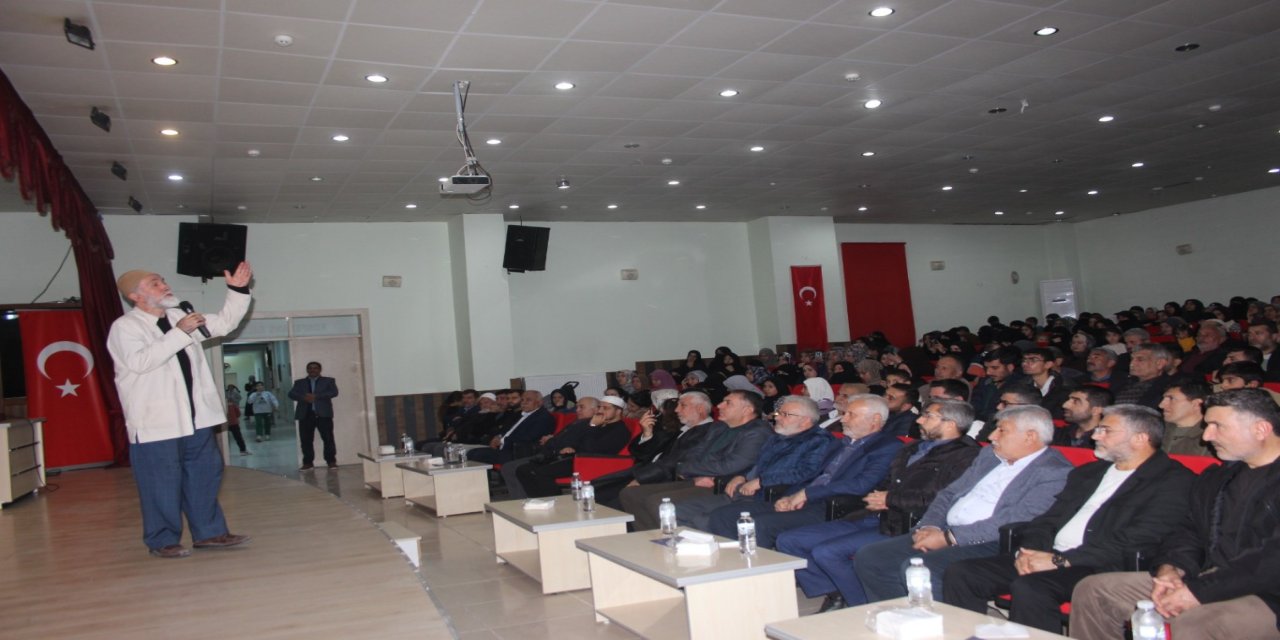 Nusaybin’de "Yolumuzu Aydınlatan Yıldızlar" programı gerçekleştirildi