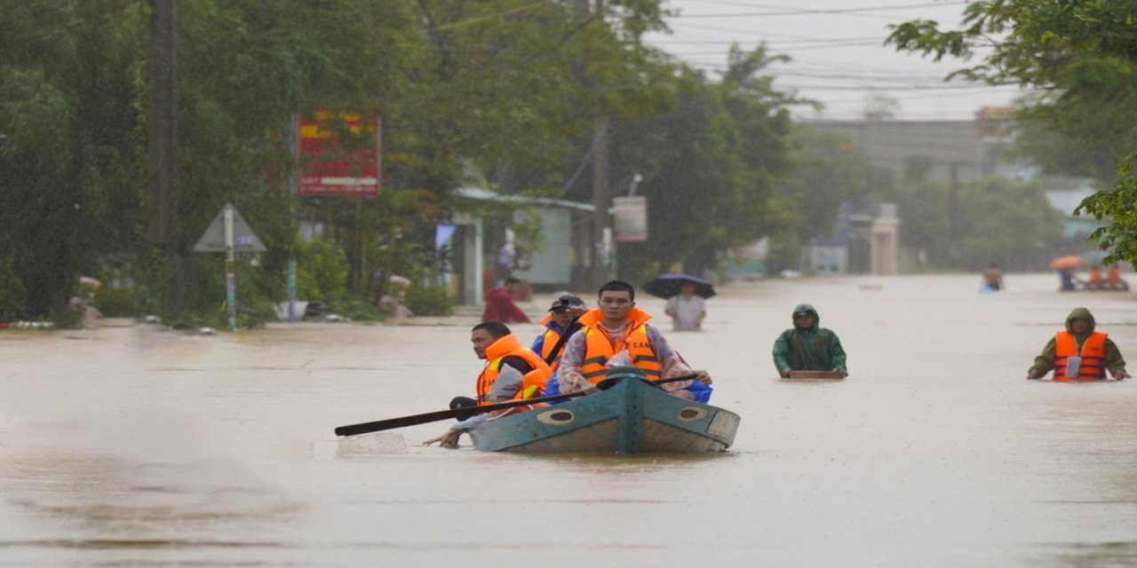 Vietnam'da meydana gelen sel faciasında 90 ölü, 12 kayıp