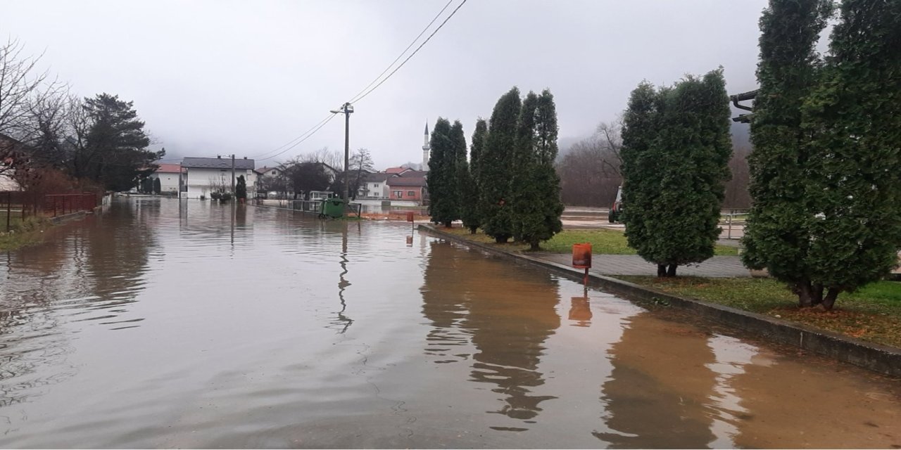 Bosna Hersek'te şiddetli yağışlar heyelan ve sellere yol açtı