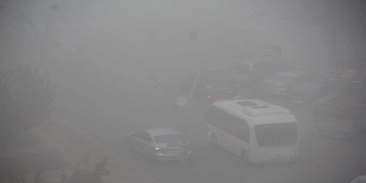 Batman'da yoğun sis: Görüş mesafesi metreleri buldu