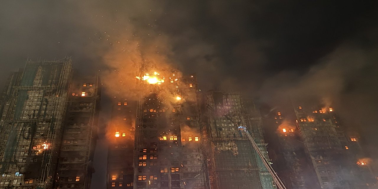 Hong Kong'daki büyük yangında ölü sayısı 55'e yükseldi