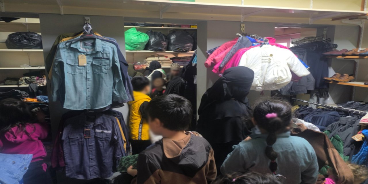 Umut Kervanı'ndan Adana'da çocuklara kışlık yardımı