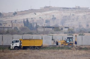 Işid mayın temizleyen askerlere ateş açtı