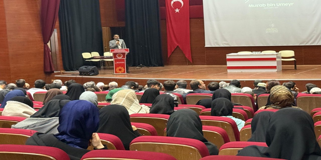 Kızıltepe'de "Yolumuzu Aydınlatan Yıldızlar" programı gerçekleştirildi