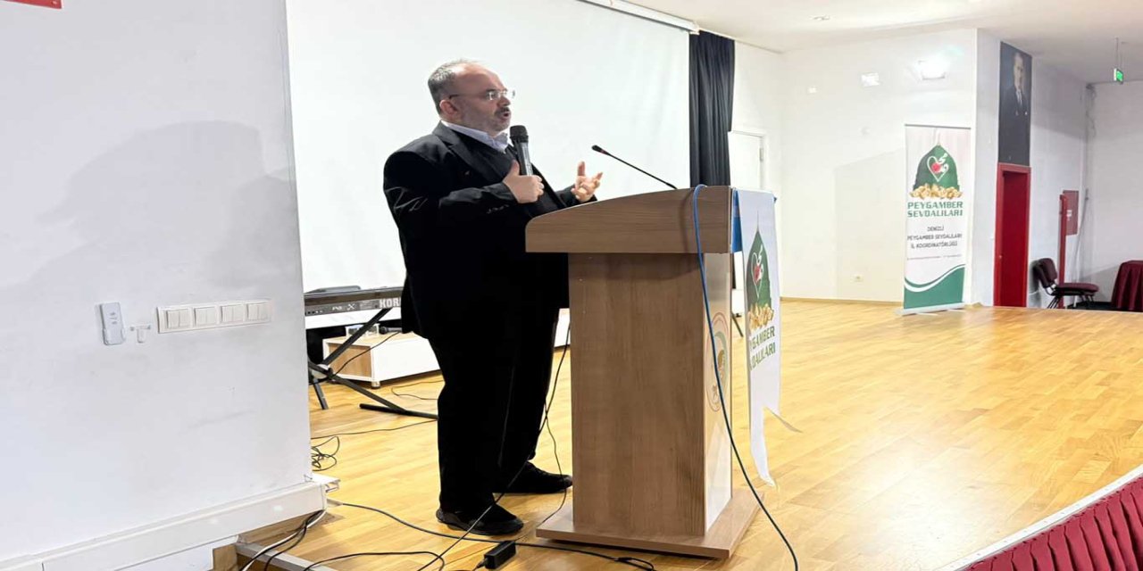 Denizli’de “Yolumuzu Aydınlatan Yıldızlar” programı düzenlendi