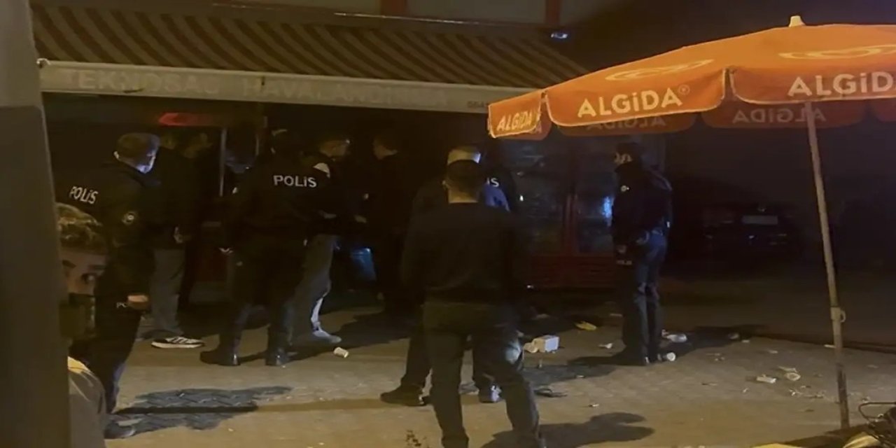 Hem dükkânı yaktı hem müdahaleye engel oldu