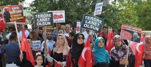 "Kahrolsun PKK, kahrolsun FETÖ"