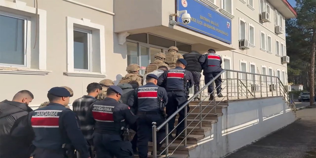 Bakan Yerlikaya: 23 ildeki yasa dışı bahis operasyonunda 42 şüpheli yakalandı