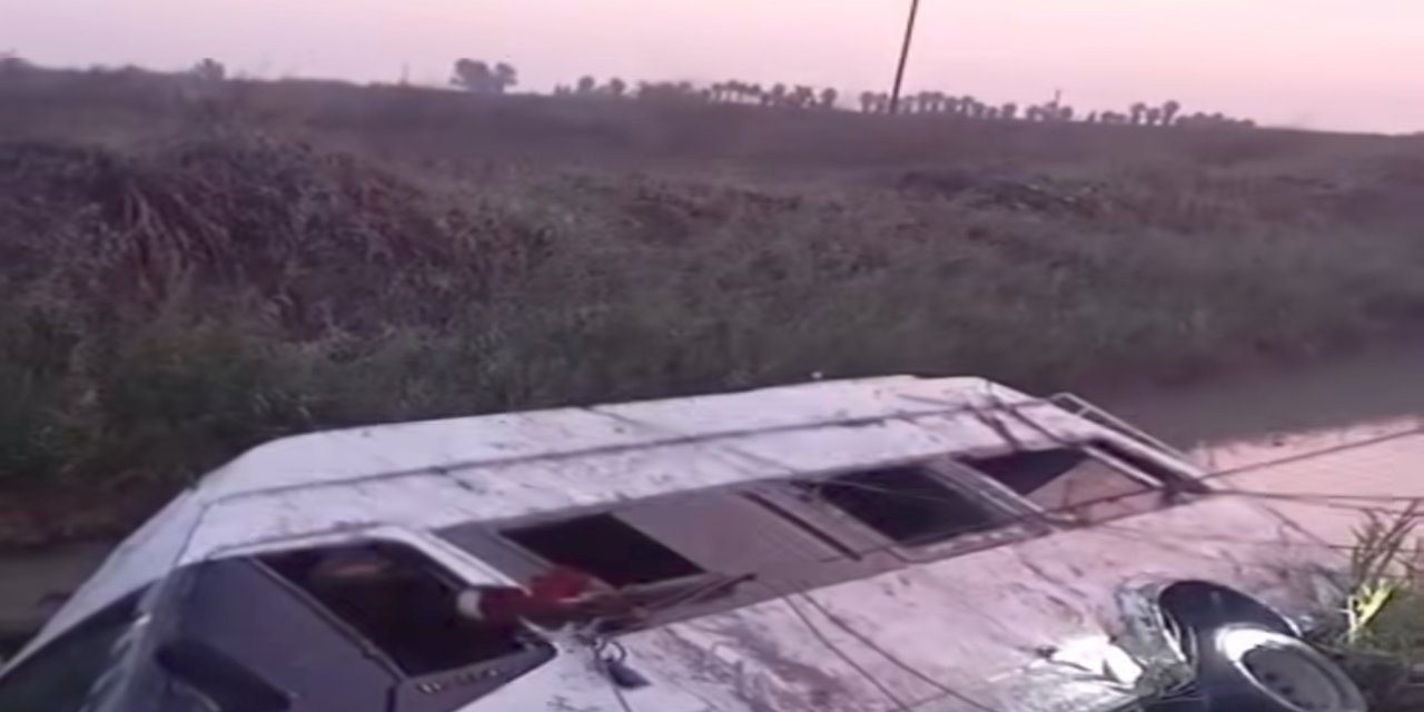 Adana'da işçi servisi kanala düştü: 18 yaralı