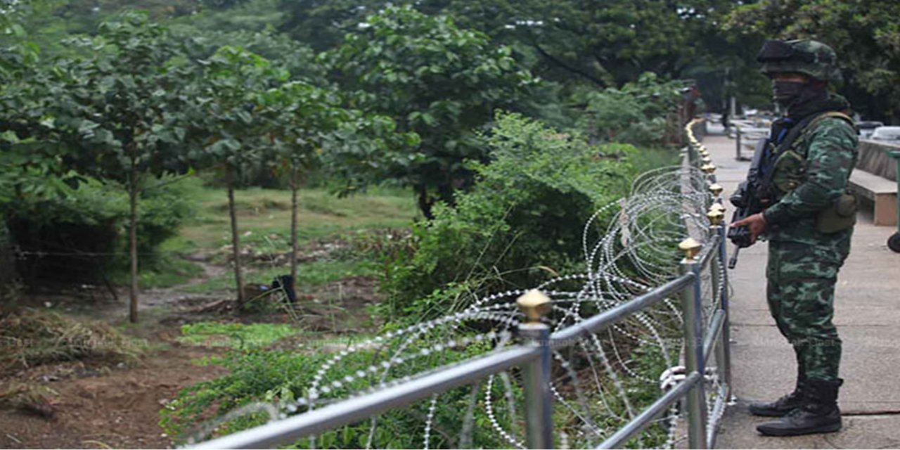Kamboçya ile yaşanan çatışmalarda 400 binden fazla Taylandlı yerinden oldu