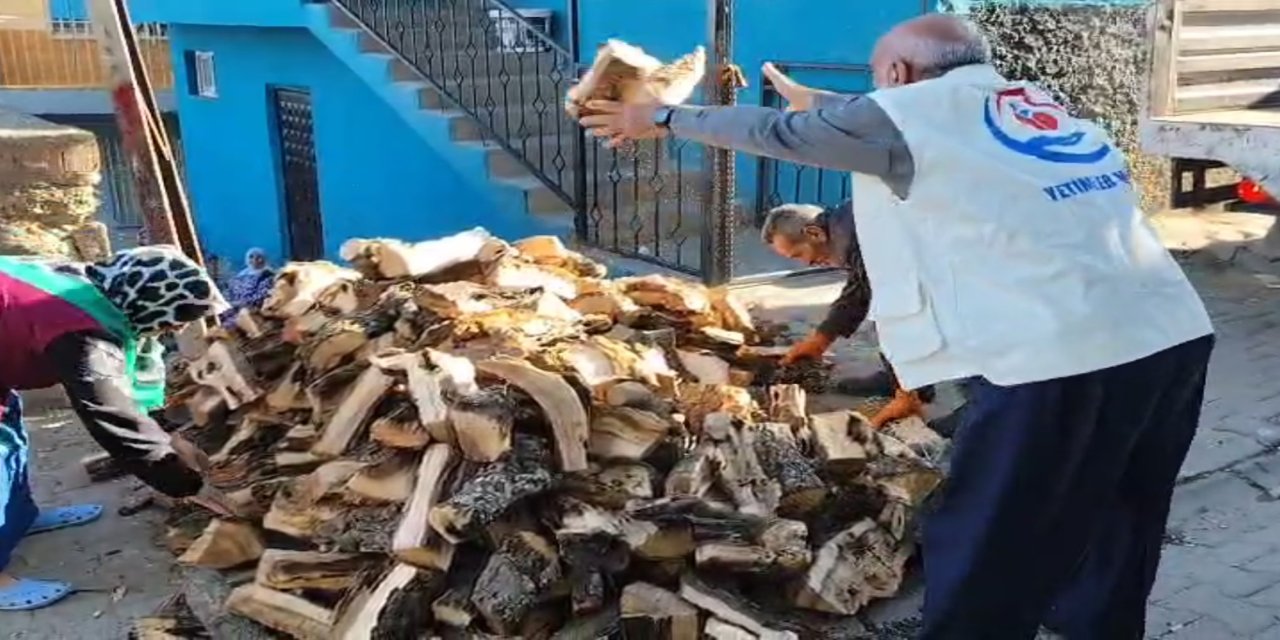 Yetimler Vakfı'ndan yetim ailelere odun yardımı