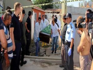 Baba ve 3 çocuğunu önce bıçakladı sonra yaktı!