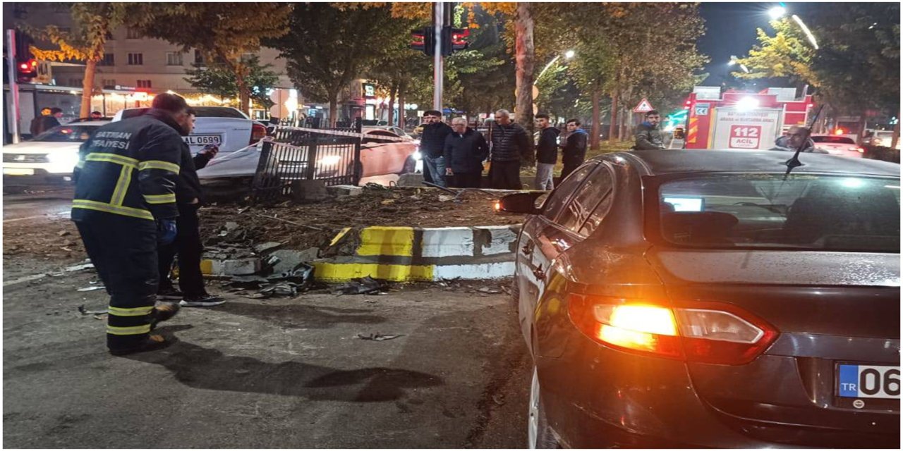 Batman'da iki otomobil çarpıştı: 2 yaralı