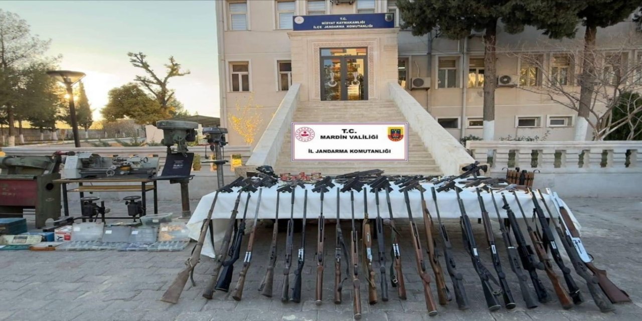 Mardin’de silah kaçakçılığı operasyonunda çok sayıda silah ele geçirildi