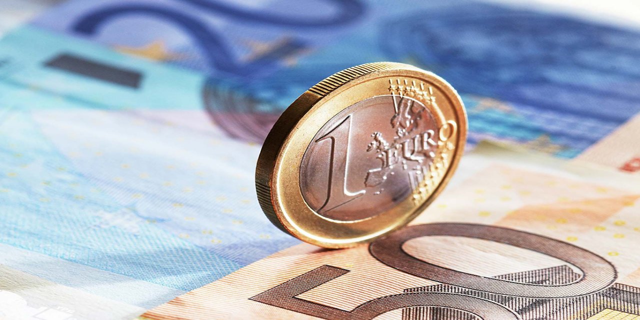 Merkez Bankası'nın faiz kararı sonrası euro ilk kez 50 lirayı aştı