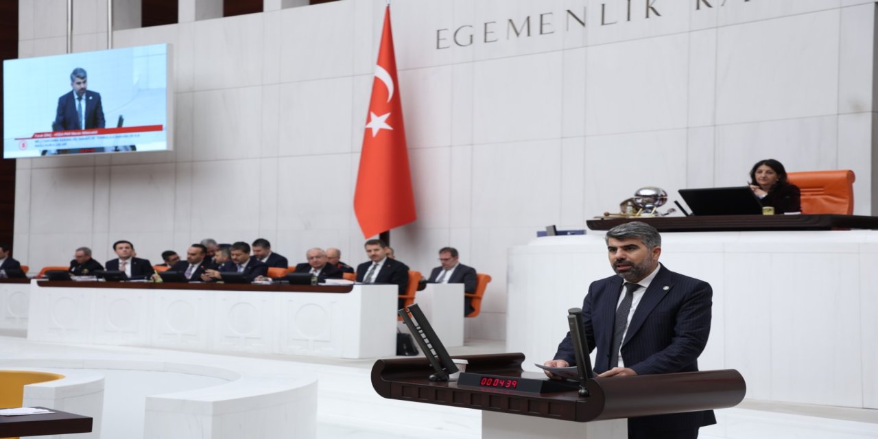 Dinç: Türkiye’de genç olmak, okurken burs ve barınma sorunlarıyla mücadele etmek demektir