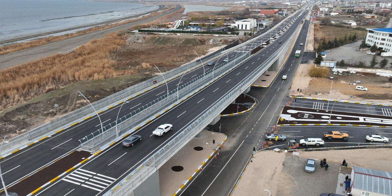 Van Çevre Yolu’nun iki etabı trafiğe açıldı!