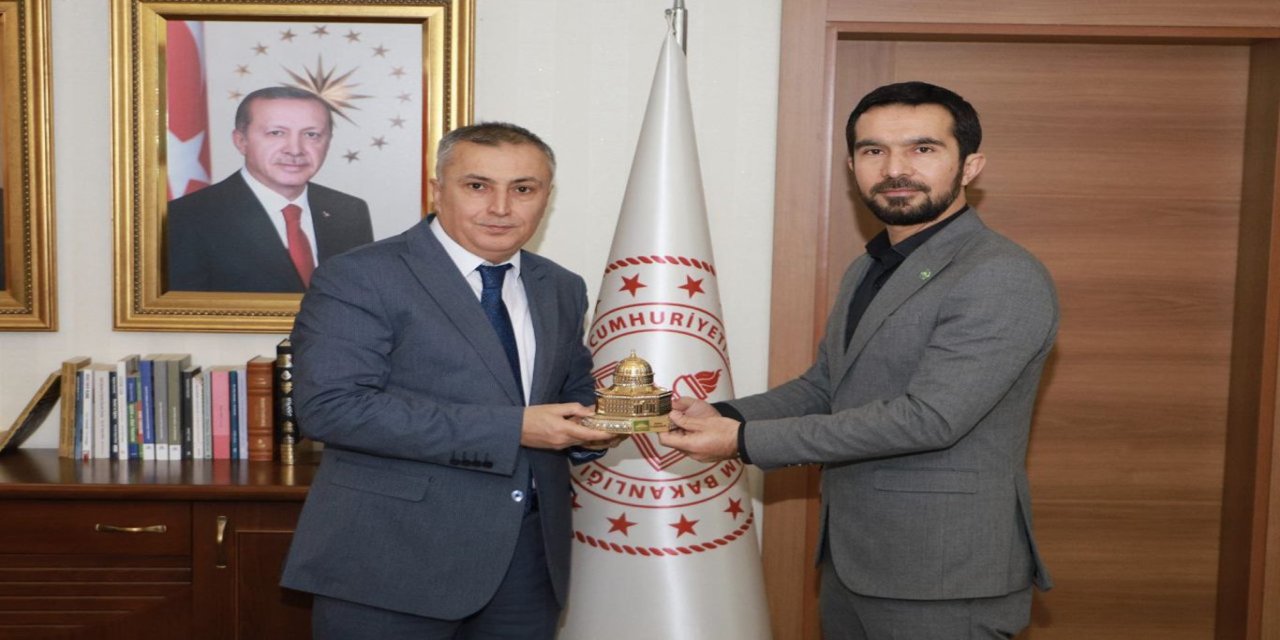 HÜDA PAR Bursa İl Başkanlığı'ndan yeni atanan İl Millî Eğitim Müdürüne ziyaret