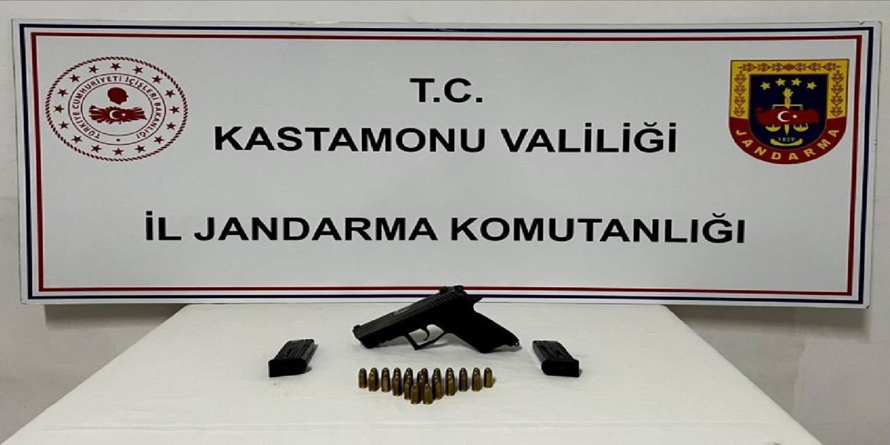 Kastamonu’da ruhsatsız silah ele geçirildi, aranan 32 kişi yakalandı