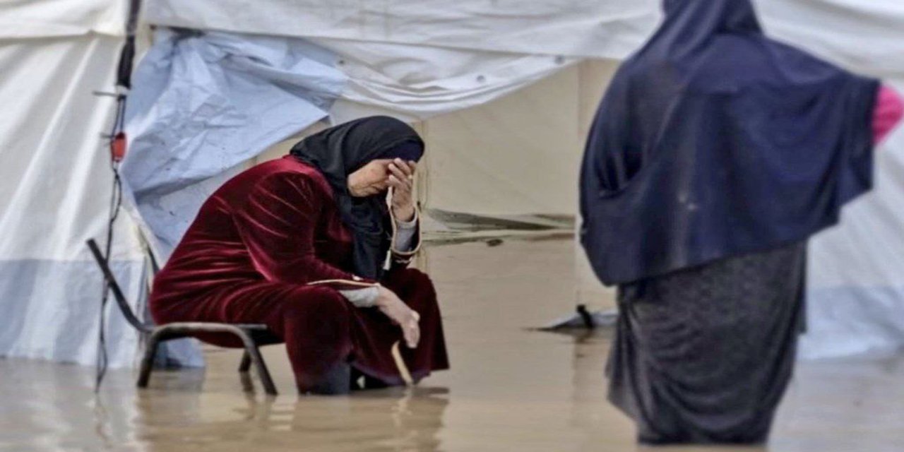 Gazze'de yağış ve soğuk hava nedeniyle 17 kişi şehit oldu