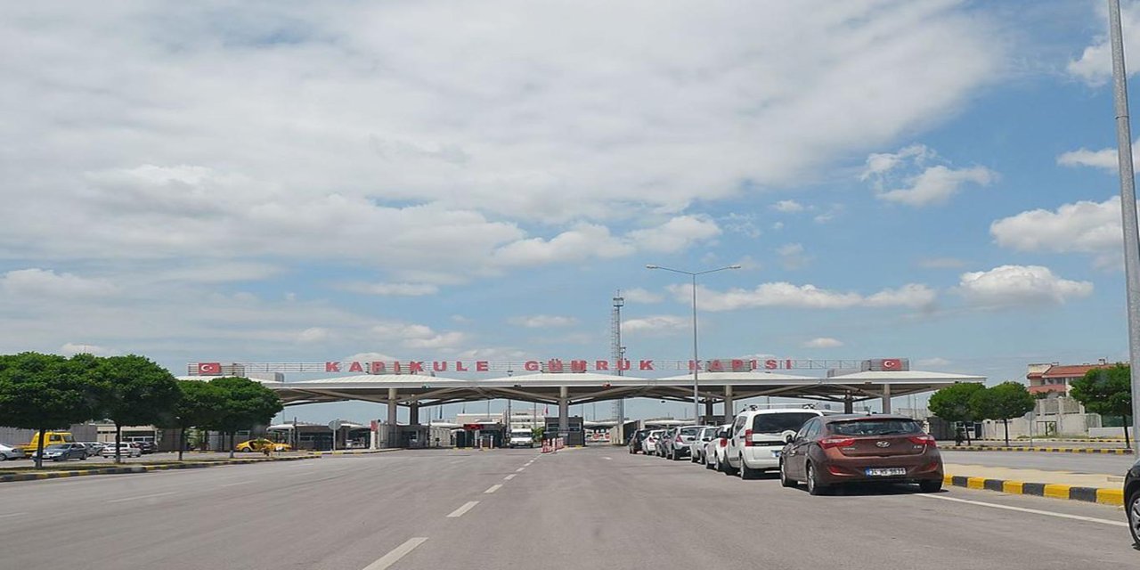 Kapıkule’den bir günde 3 bin 442 ticari araç geçti