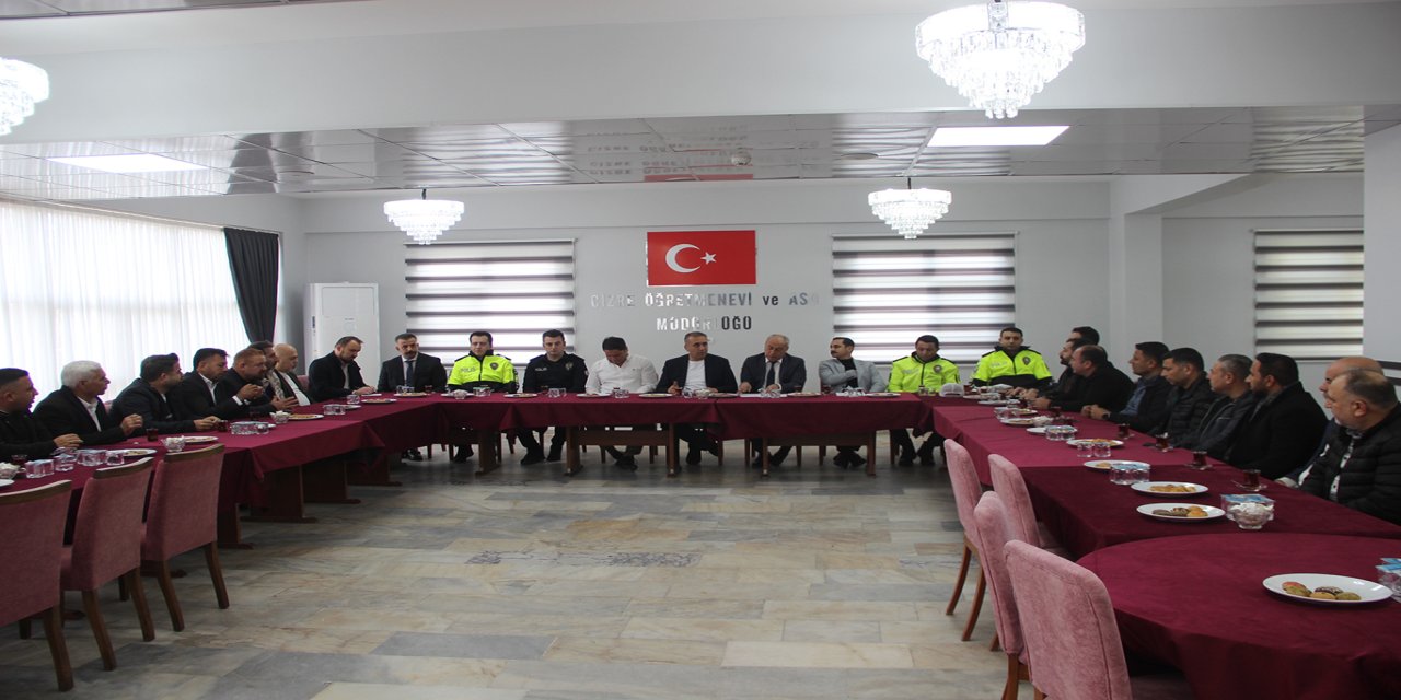 Şırnak İl Emniyet Müdürü Sazak, Cizreli muhtarlarla bir araya geldi