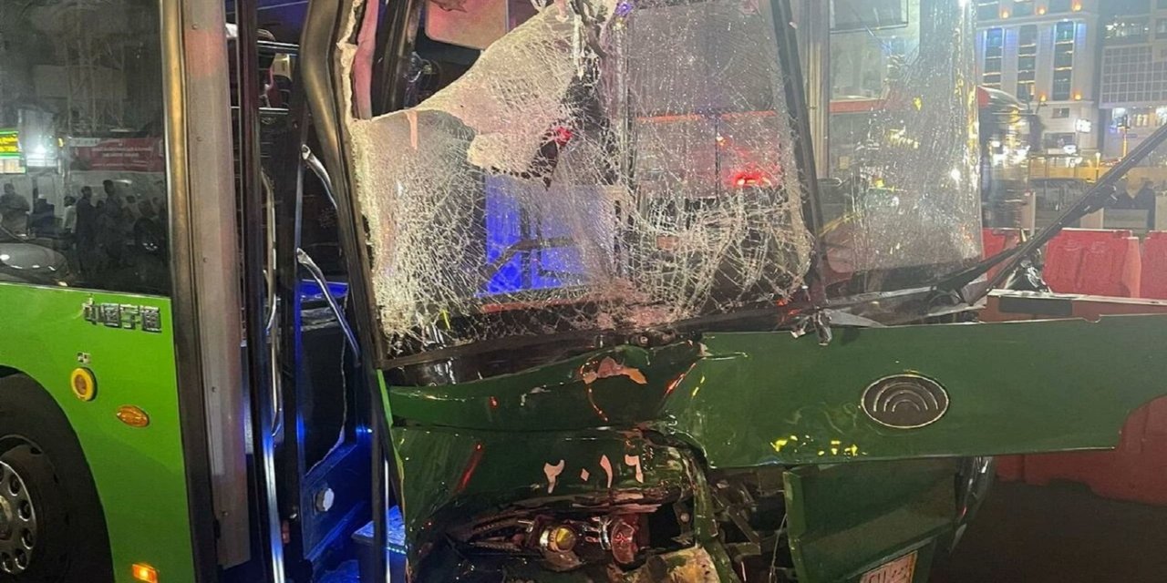 Mekke’de Türkiye kafilesine otobüs çarptı: 1 ölü, 2 yaralı