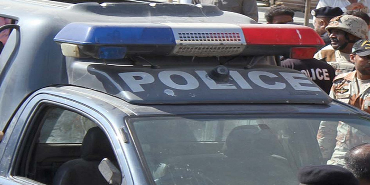 Pakistan'da polis ekiplerine pusu: 5 ölü