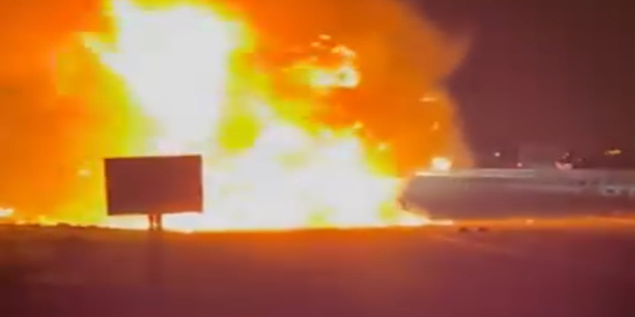 Mardin’de soğan yüklü tır seyir halindeyken alevlere teslim oldu