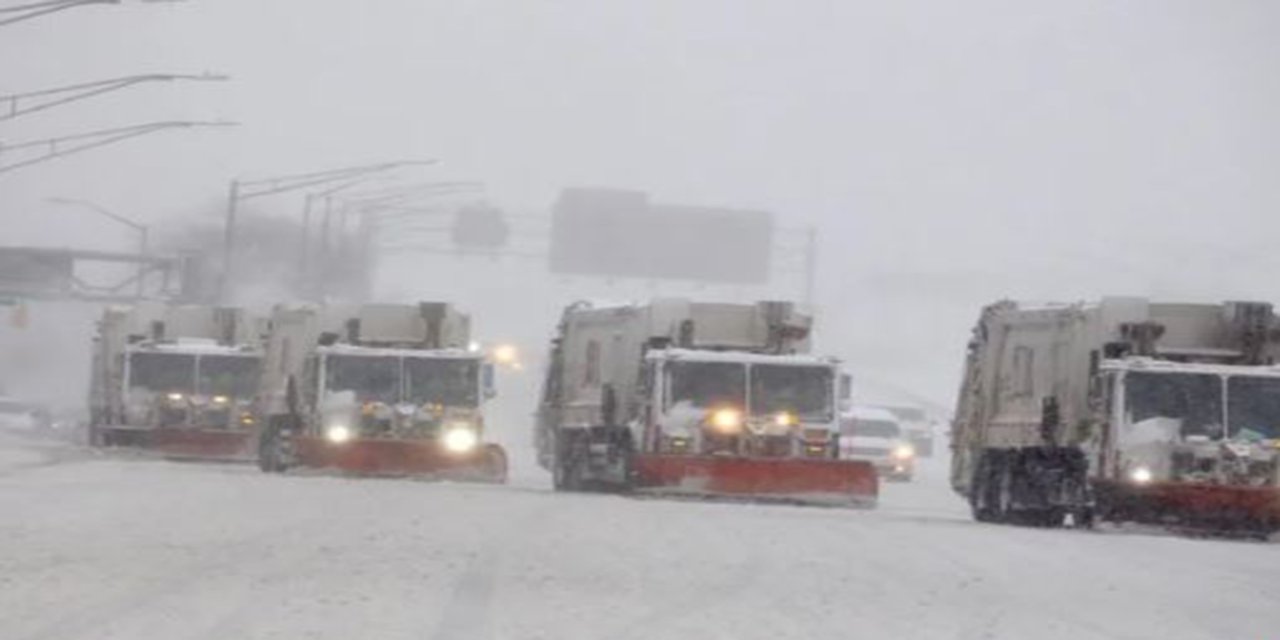 ABD'nin kuzeyi sellerin ardından yoğun kar yağışına teslim oldu