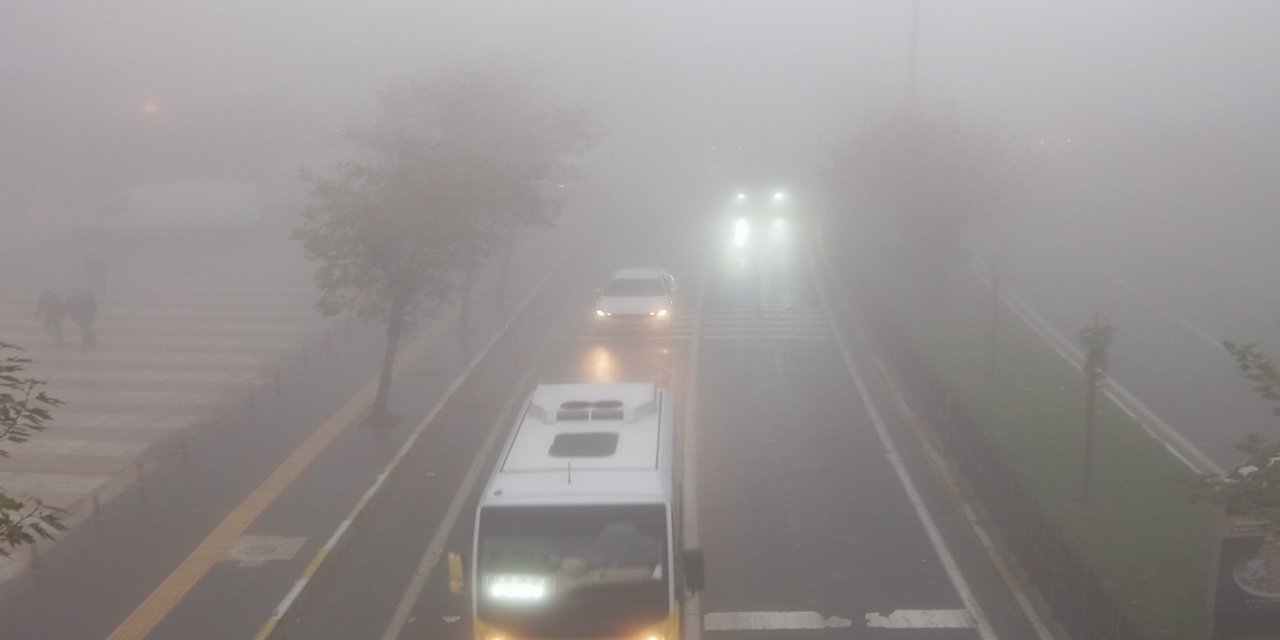 Mardin güne yoğun sisle uyandı: Görüş mesafesi 5 metreye kadar düştü