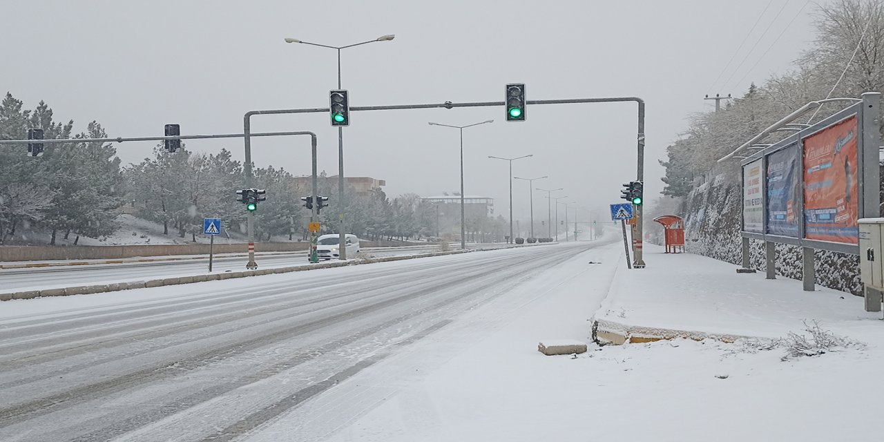 Çınar'da eğitime kar engeli