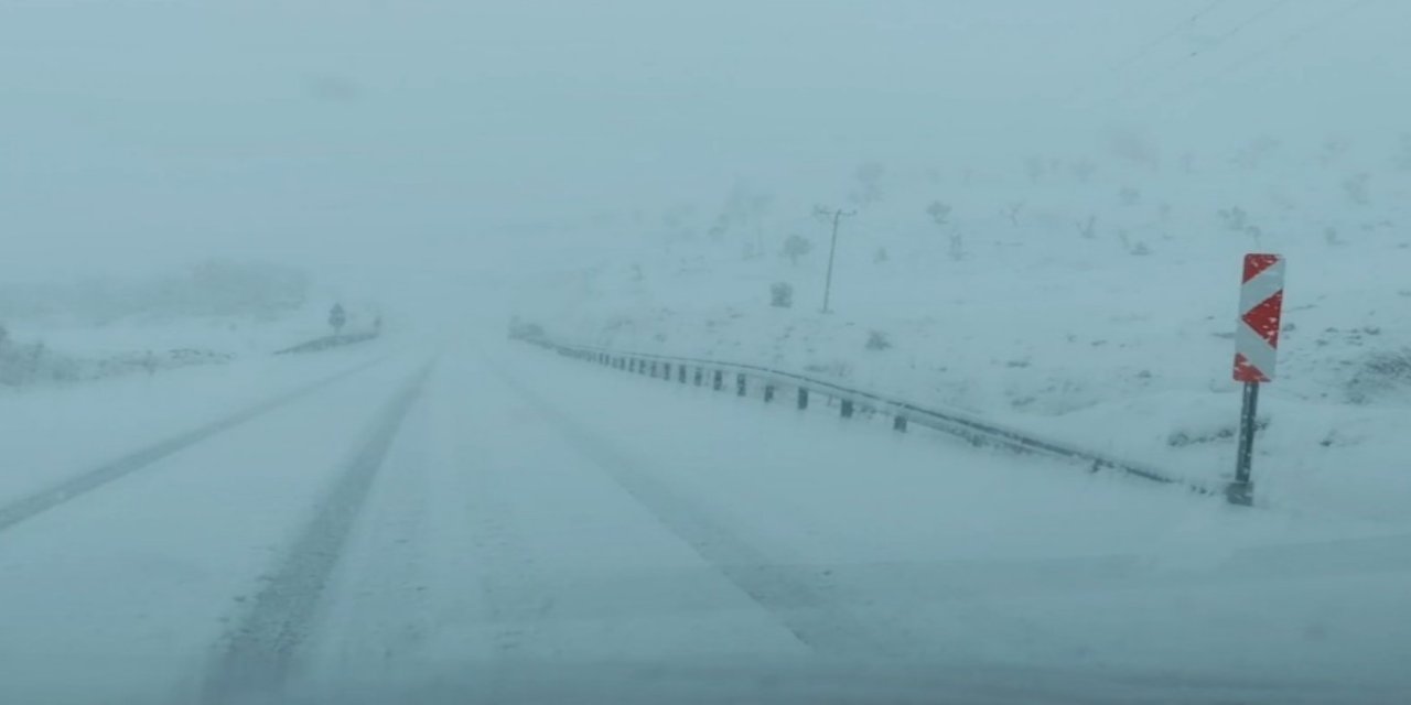 Dargeçit’te kar yağışına "hazırlıksız" yakalanan belediyeye tepki: Ulaşımda aksama oldu