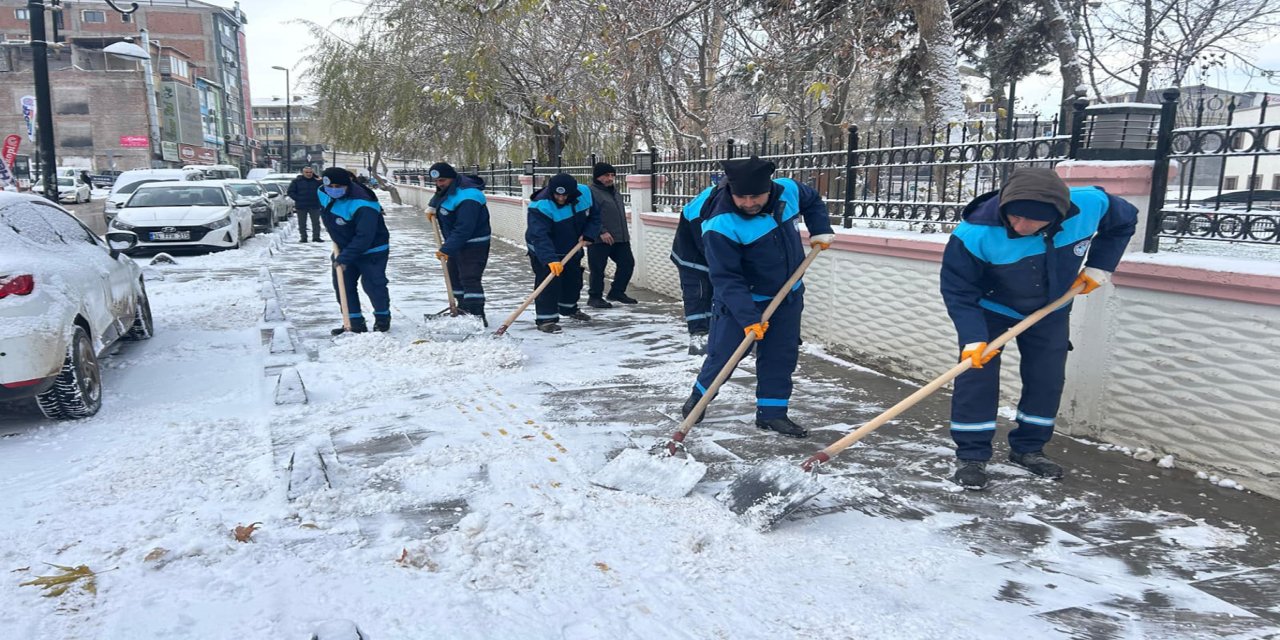 Battalgazi'de karla mücadele sürüyor