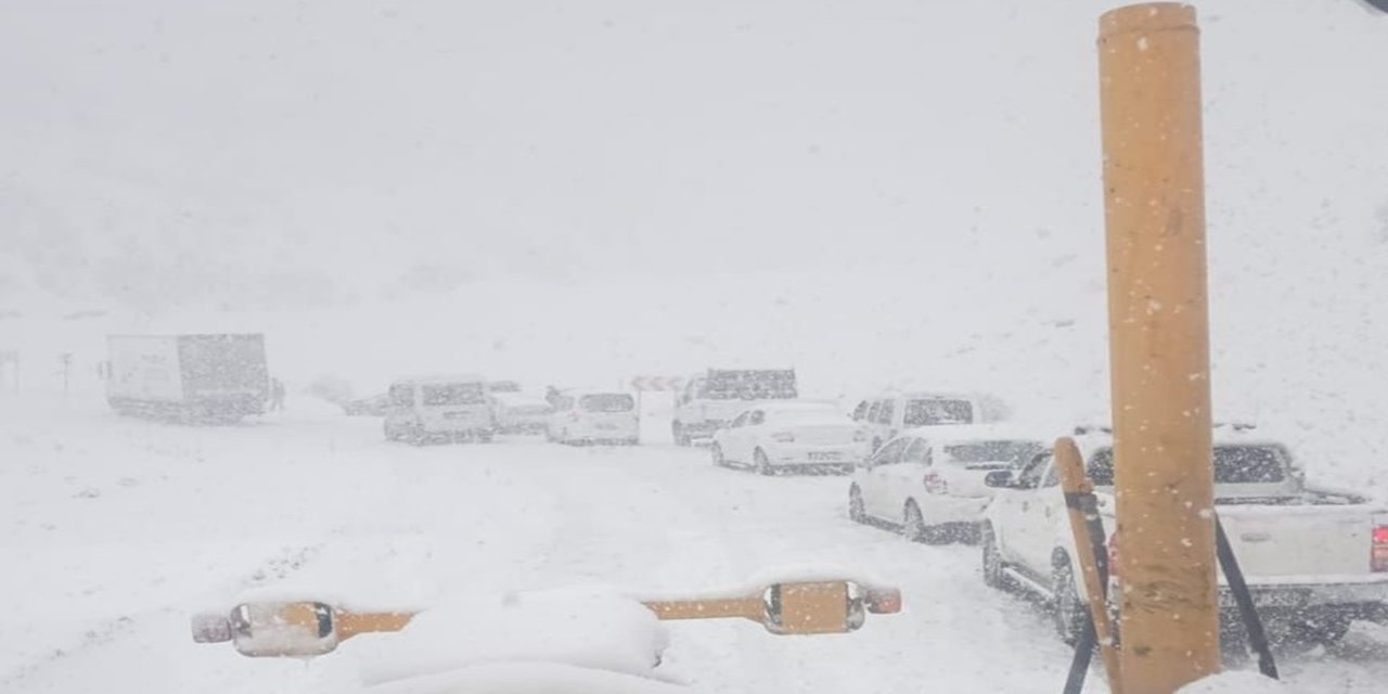 Siirt’te 251 köy yolu ulaşıma kapandı