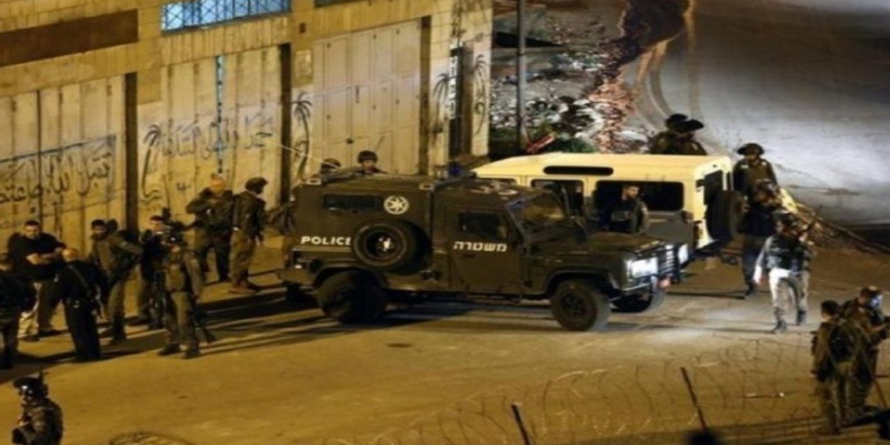 İşgalci siyonistler yine onlarca Filistinliyi tutukladı