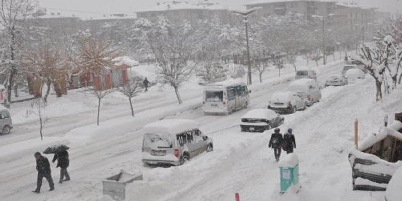 Meteoroloji: 45 ilde kar ve fırtına bekleniyor, sıcaklıklar 10 derece düşecek