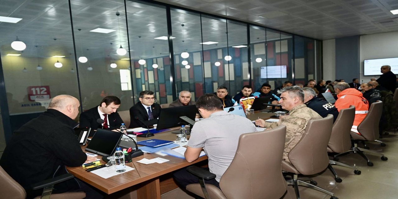 Batman'da karla mücadele çalışmaları vali başkanlığında değerlendirildi