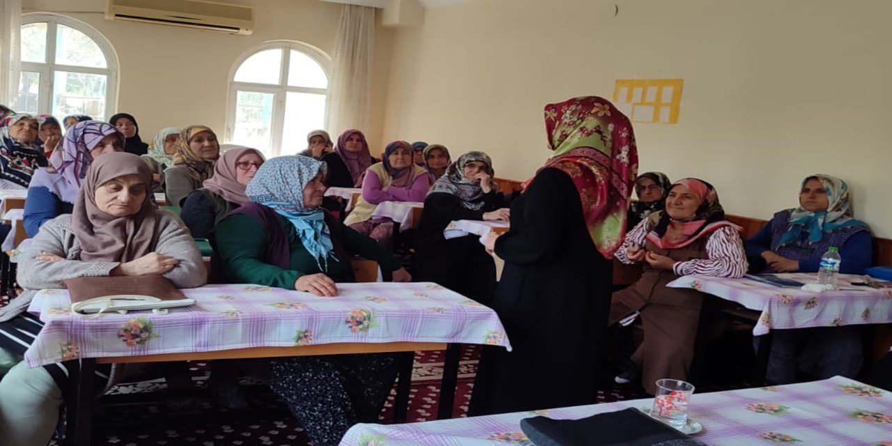 Anamurlu bayanlardan cuma sohbetlerine yoğun ilgi