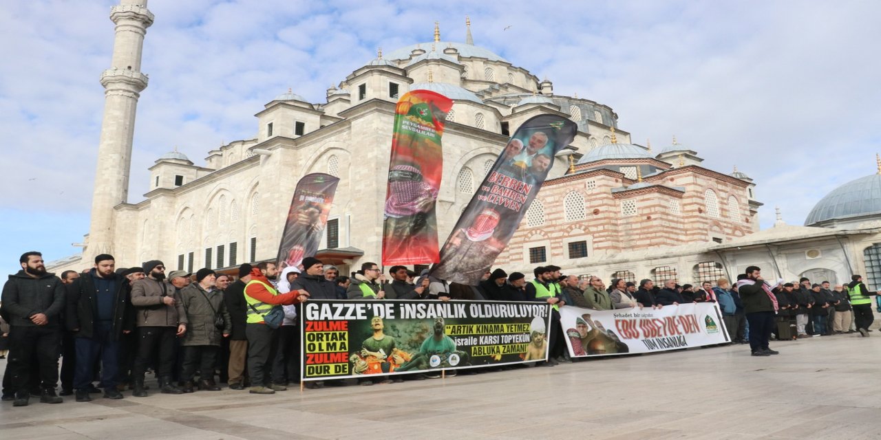 Direnişinin şehid liderleri için gıyabi cenaze namazı