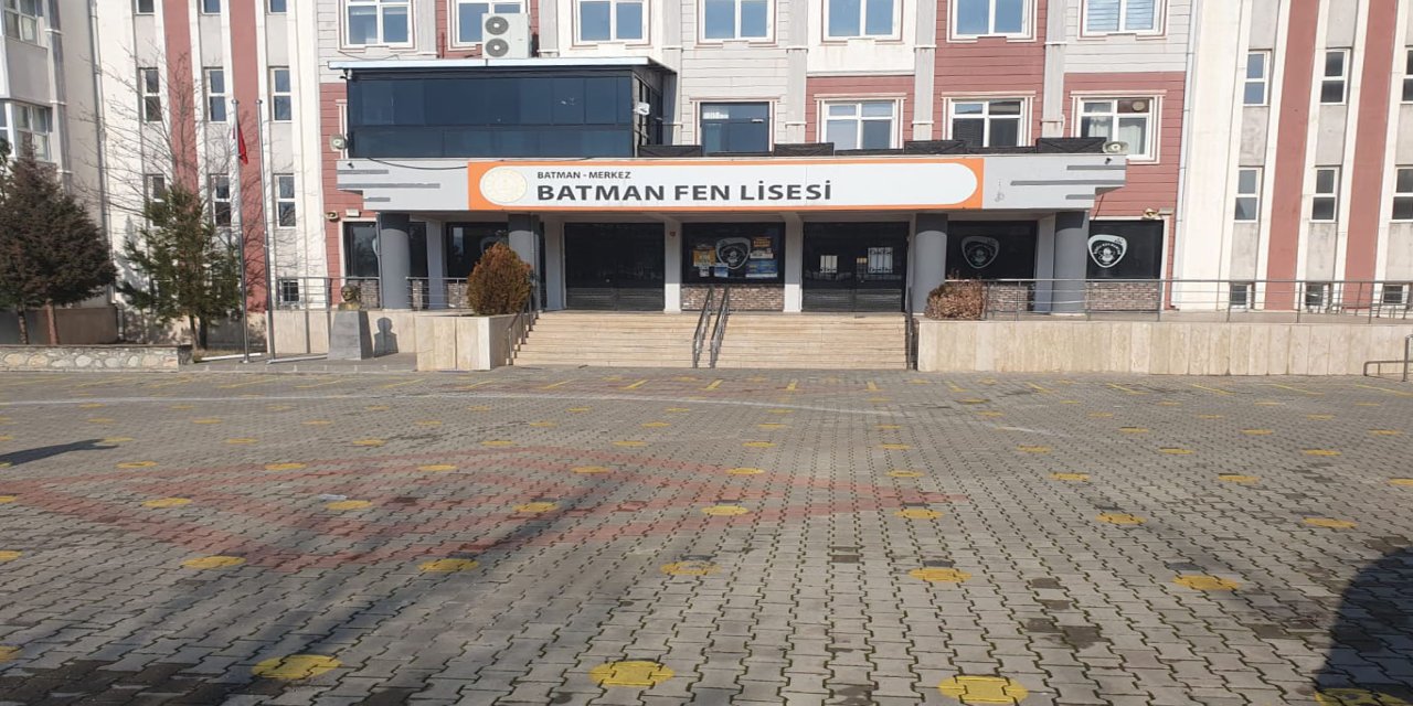 Batman'da okullar pazartesi gününe hazır
