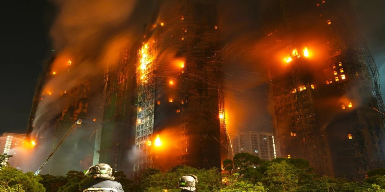 Hong Kong'da yangın: 1 ölü, 8 yaralı