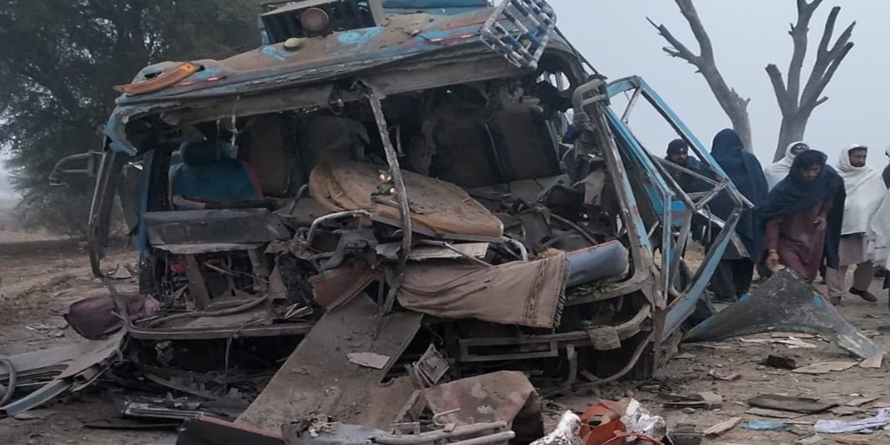 Pakistan'da otobüse saldırı: Bir ölü 8 yaralı
