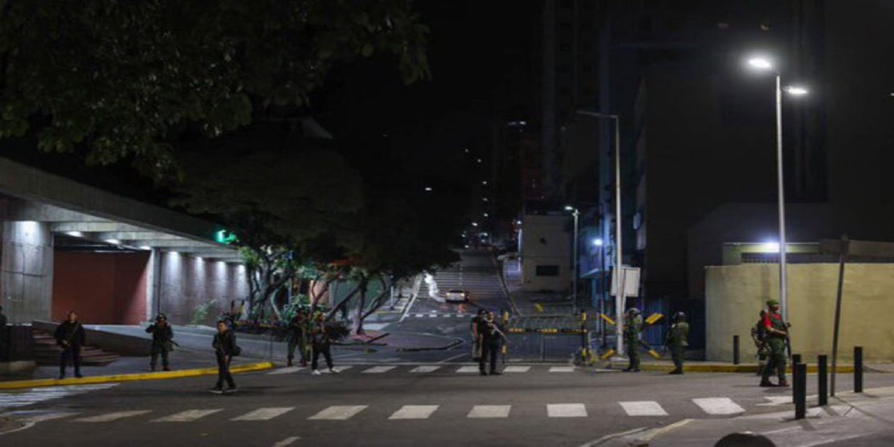 Karakas'ta İHA alarmı: Miraflores yakınında silah sesleri