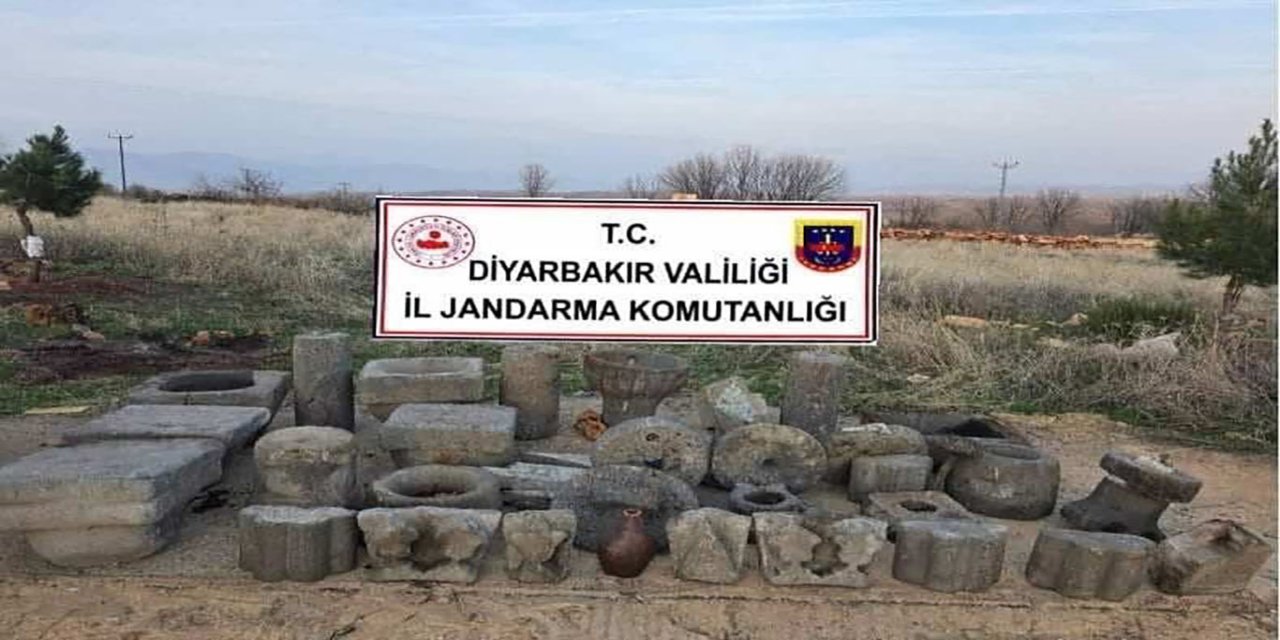 Diyarbakır’da İslami ve Roma Dönemi'ne ait eserler ele geçirildi