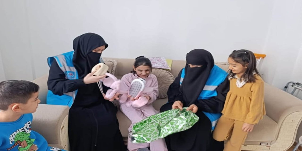Yetimler Vakfı’ndan Bingöl’de engelli yetim çocuğa ziyaret