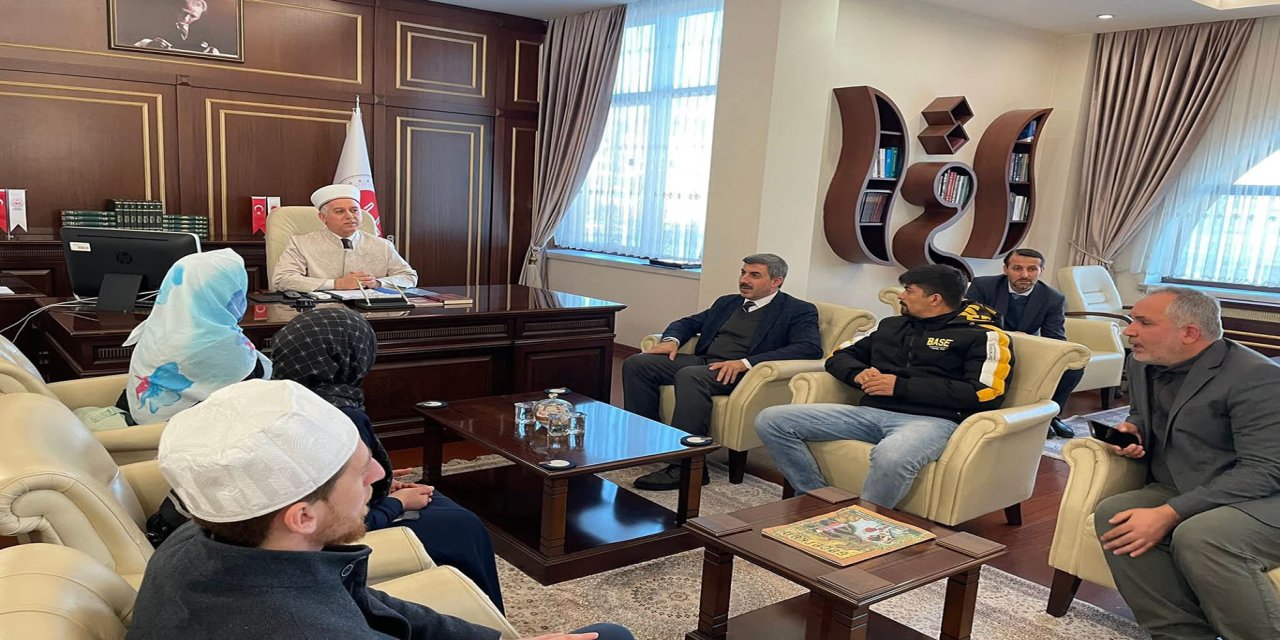 İslam'dan etkilenen Macaristan vatandaşı Müslüman oldu