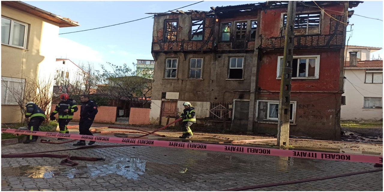 Kocaeli’de çıkan yangında ev kullanılamaz hale geldi