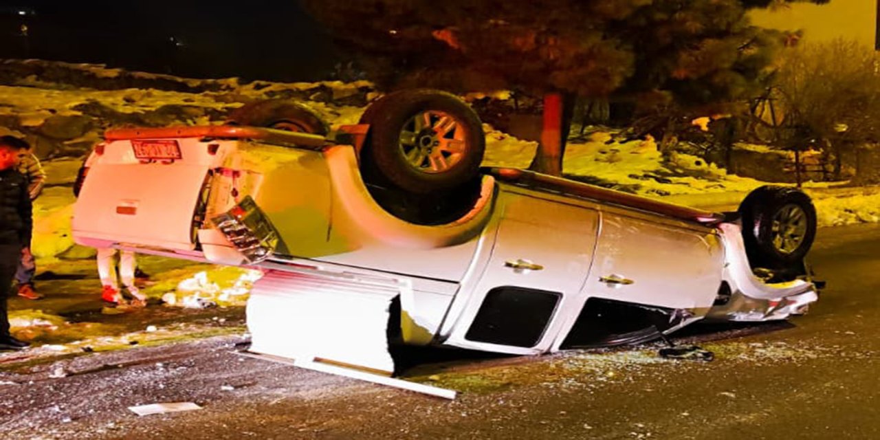 Batman'da buzlanan yolda pikap takla attı: 1 yaralı