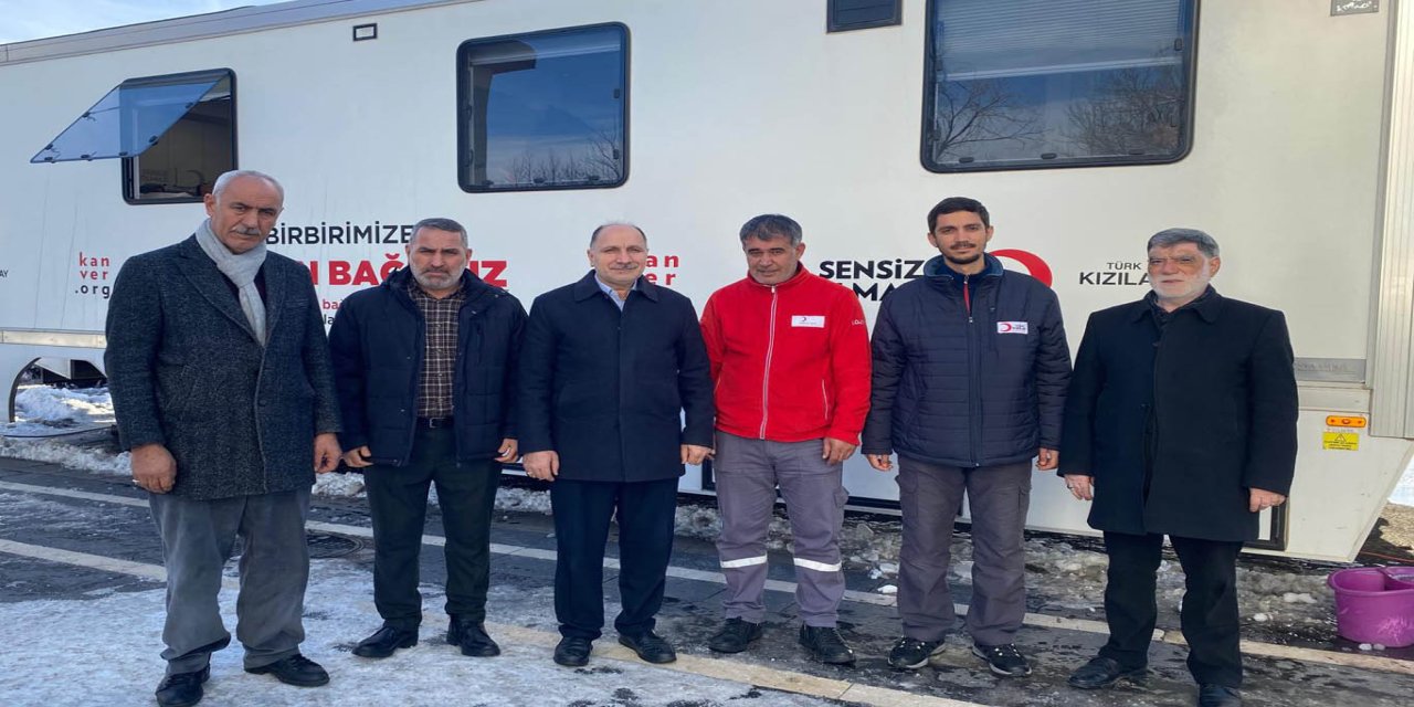 HÜDA PAR Bingöl İl Başkanlığı’ndan Kızılay’a kan bağışı